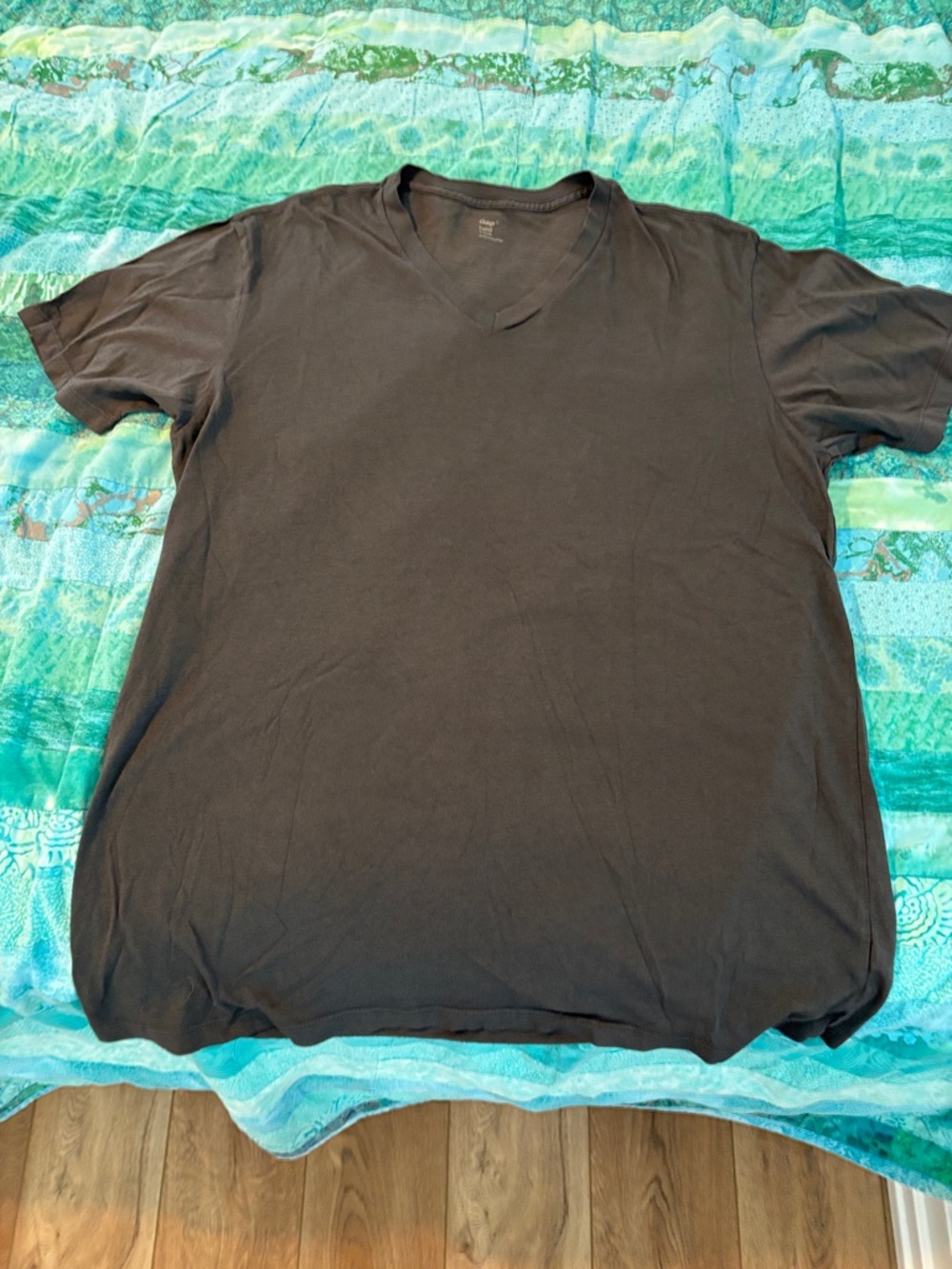 Men's Gap V-Neck T-Shirt - Graphite
Large, never worn.